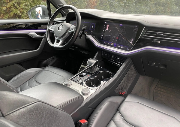 Volkswagen Touareg cena 219900 przebieg: 124000, rok produkcji 2018 z Szczecin małe 631